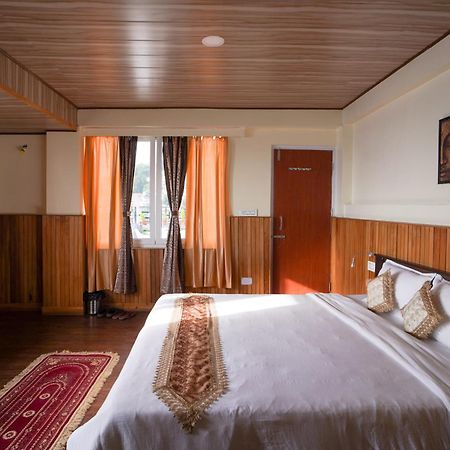 Hotel Hill Queen Near Sherpa Gumba Darjeeling Mall 5 Min Couple Friendly Luaran gambar