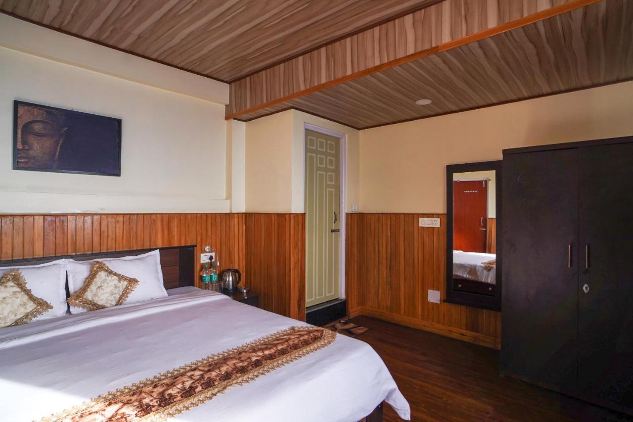 Hotel Hill Queen Near Sherpa Gumba Darjeeling Mall 5 Min Couple Friendly Luaran gambar