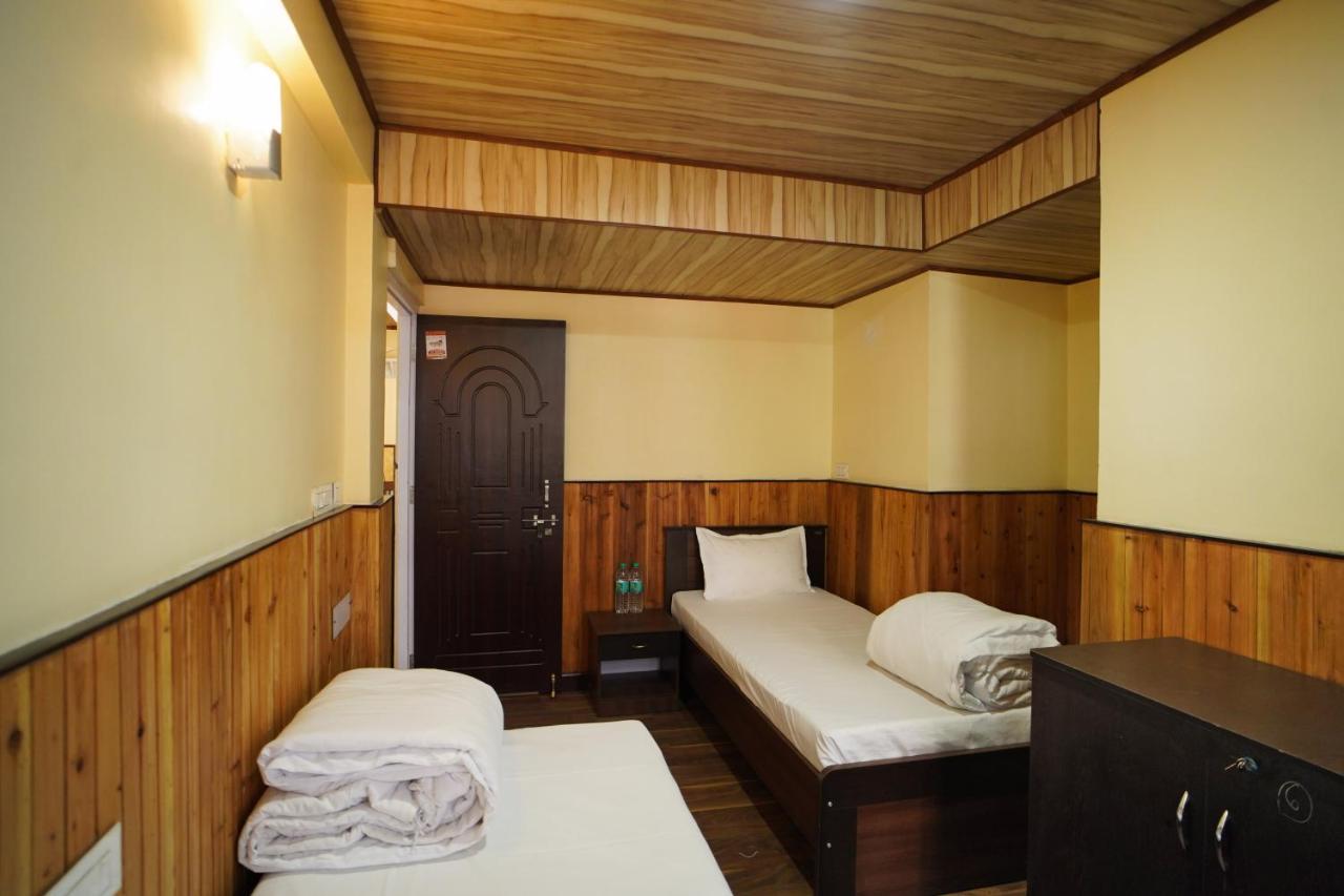 Hotel Hill Queen Near Sherpa Gumba Darjeeling Mall 5 Min Couple Friendly Luaran gambar