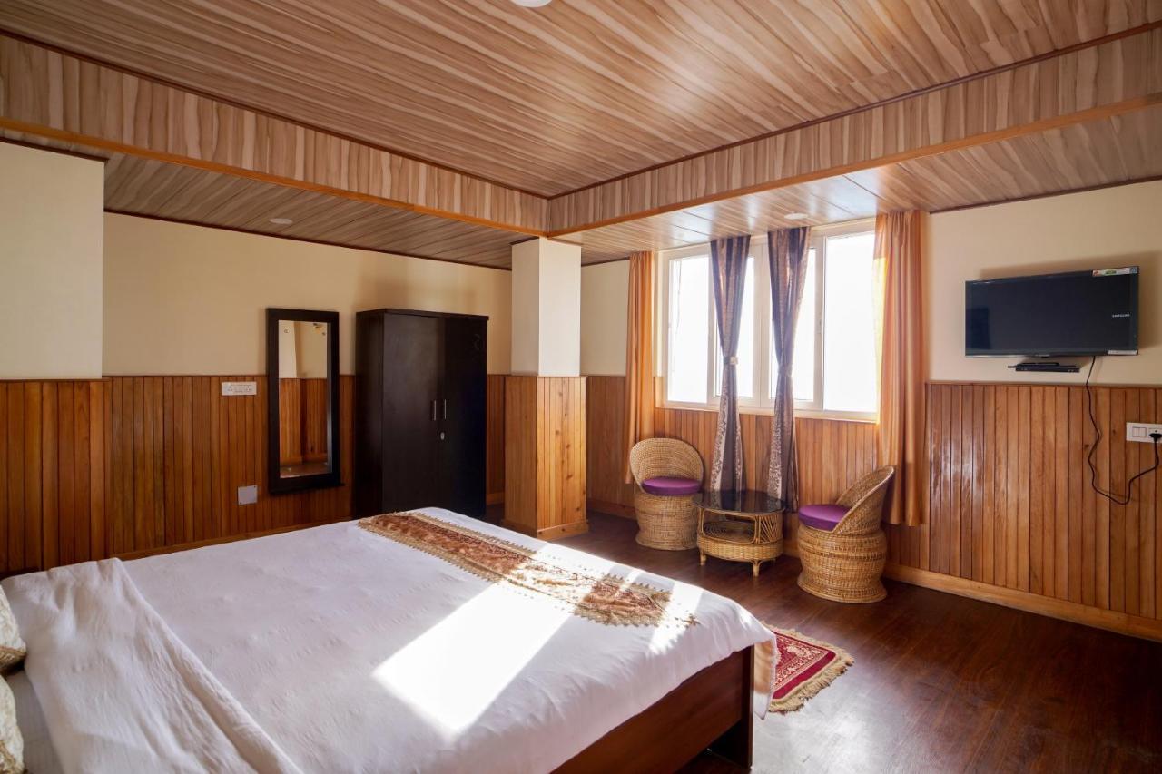 Hotel Hill Queen Near Sherpa Gumba Darjeeling Mall 5 Min Couple Friendly Luaran gambar