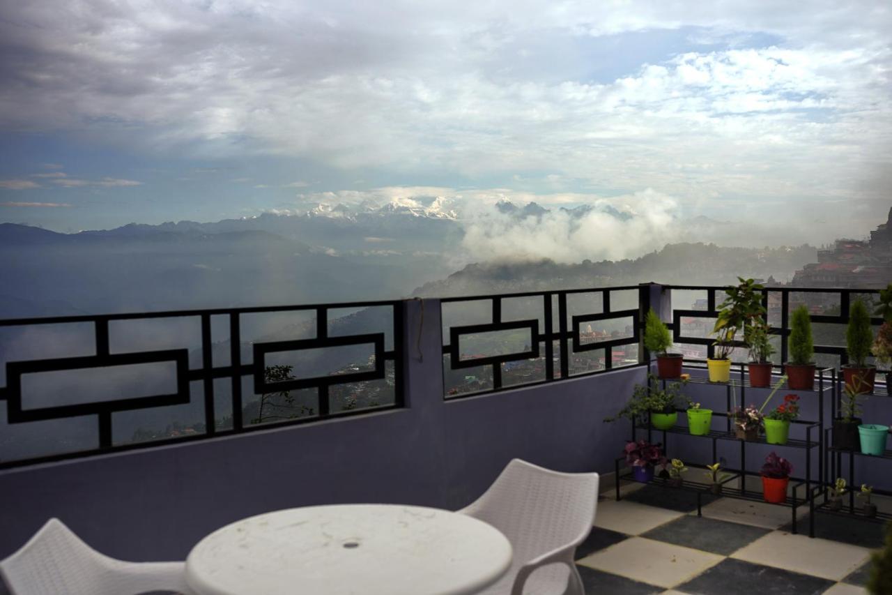 Hotel Hill Queen Near Sherpa Gumba Darjeeling Mall 5 Min Couple Friendly Luaran gambar