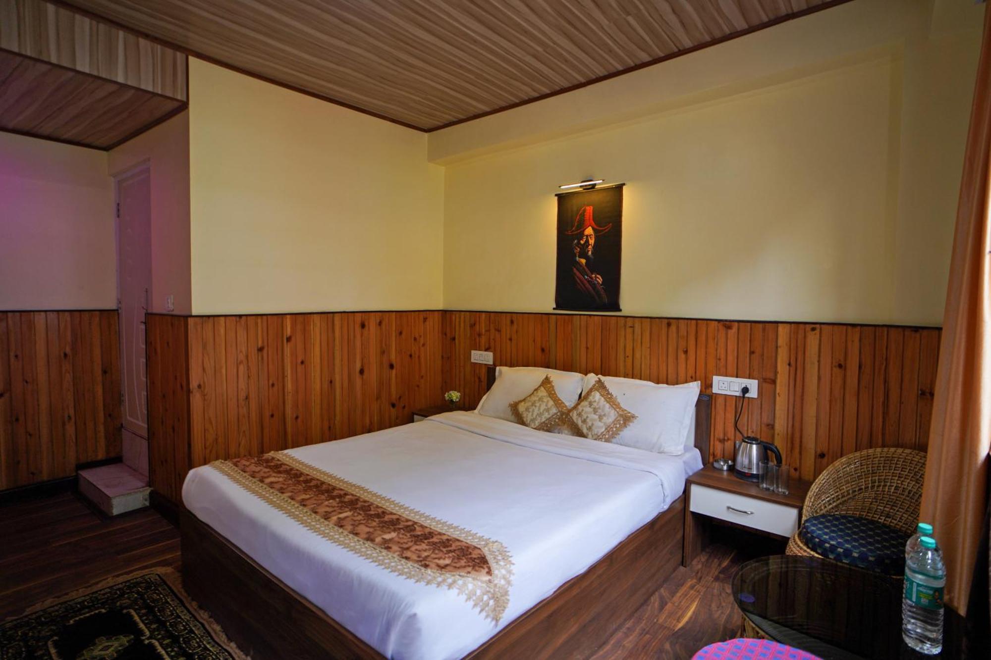 Hotel Hill Queen Near Sherpa Gumba Darjeeling Mall 5 Min Couple Friendly Luaran gambar