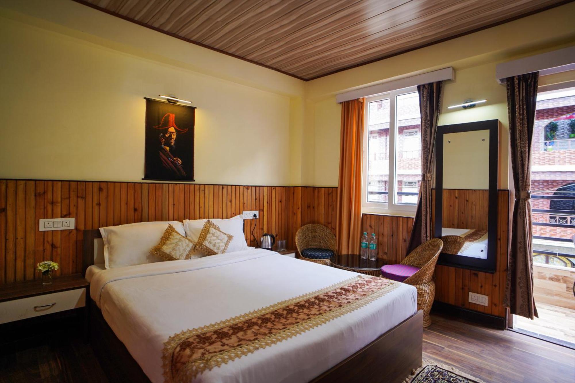 Hotel Hill Queen Near Sherpa Gumba Darjeeling Mall 5 Min Couple Friendly Luaran gambar